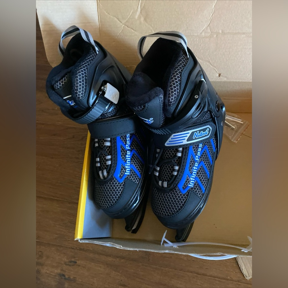 NEW Nattork Medium Size 35- 38 Blue Ice Skates Adjustable Lace Up Padded Warm